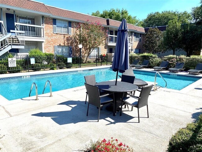 Building Photo - 2250 Bering Dr