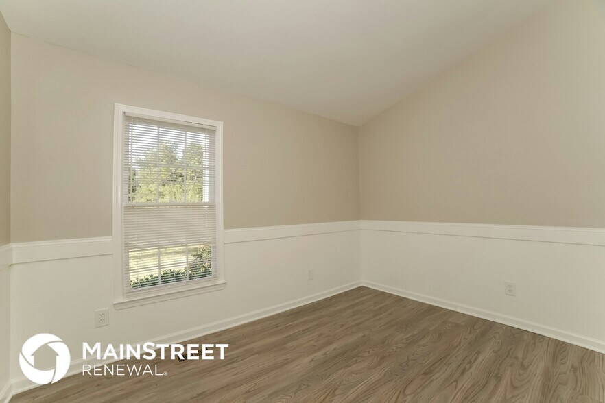 Building Photo - 410 Barton Ln
