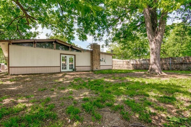 Building Photo - No Application Fees*