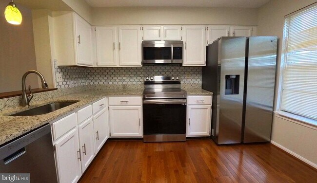 Building Photo - 11747 Lone Tree Ct
