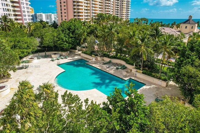 Building Photo - 789 Crandon Blvd