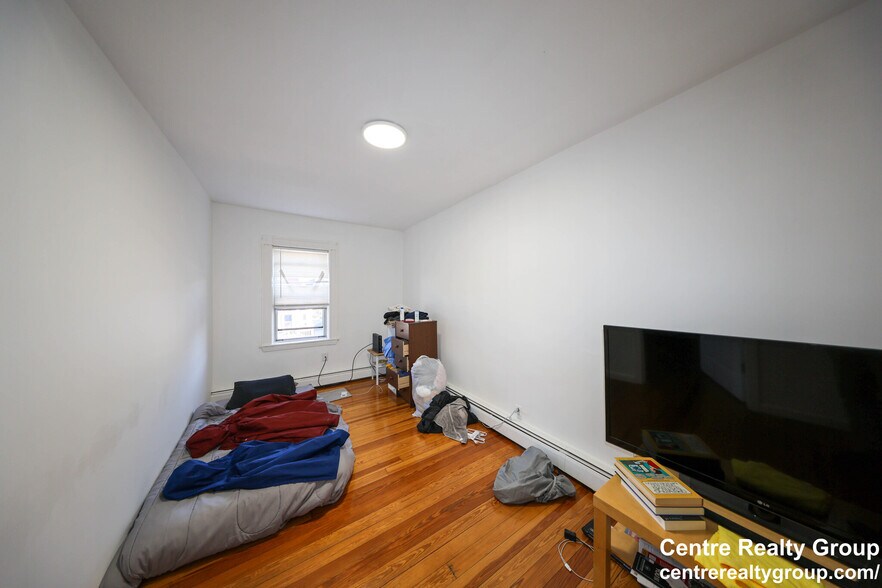 Primary Photo - 17 Princeton St