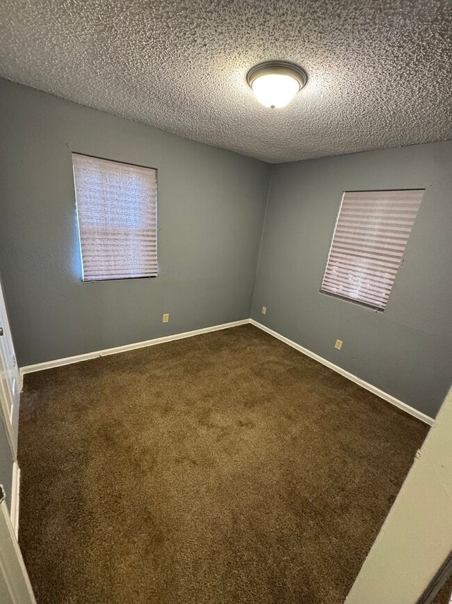 Building Photo - NEWLY RENOVATED 3 BEDROOM HOME