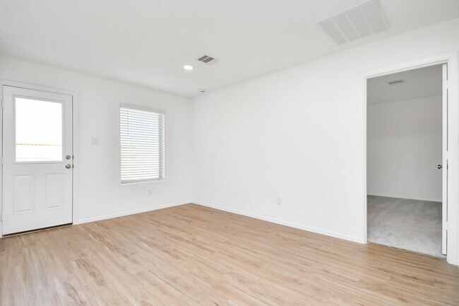 Building Photo - 27010 Breakaway Ln