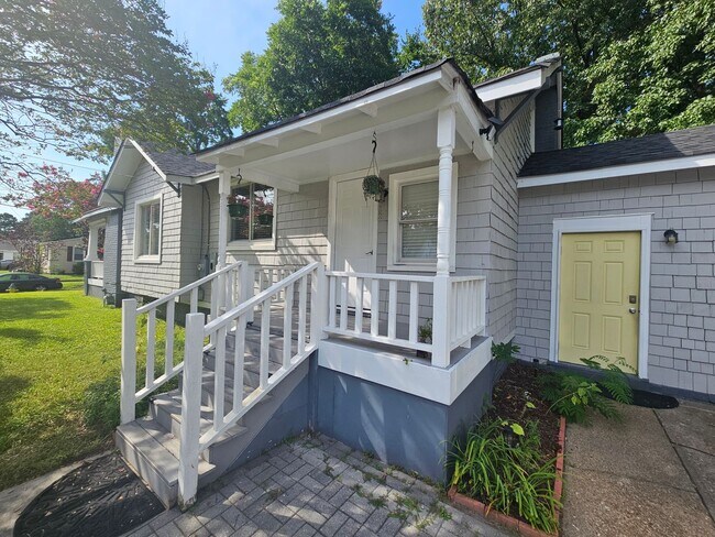 Building Photo - 3000 Peronne Ave