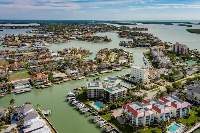 Building Photo - Tropical isle