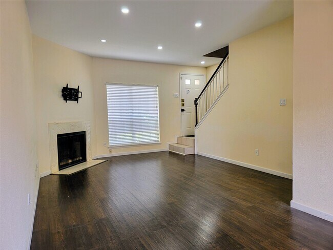 Building Photo - 1515 Sandy Springs Rd