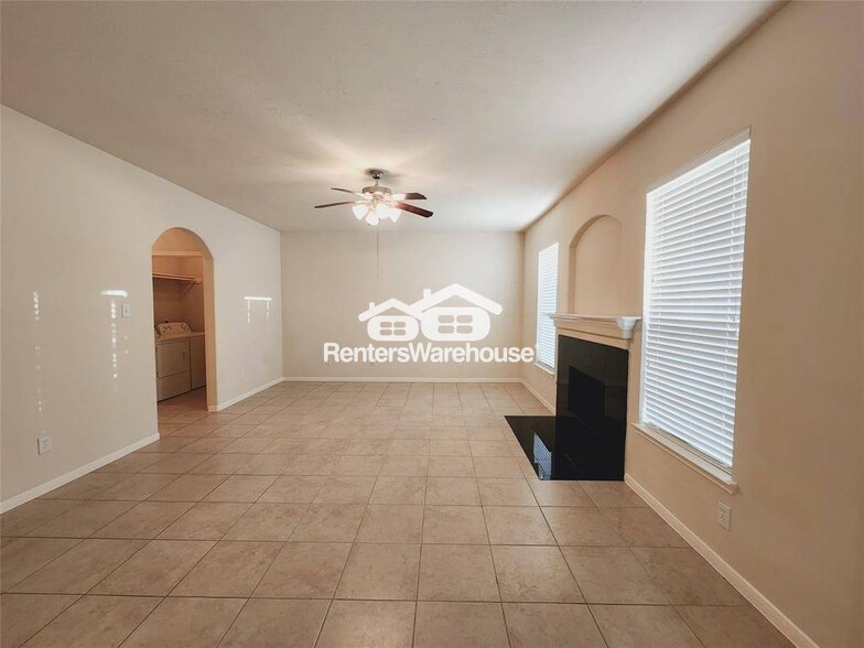 Building Photo - 16915 Melvin Oaks Ct