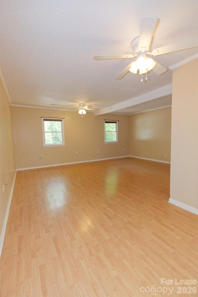 Building Photo - 416 W Pine St