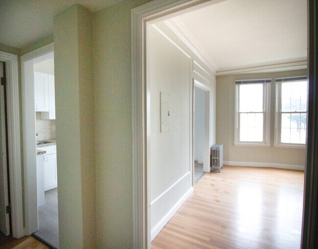 Building Photo - 1635 Gough St