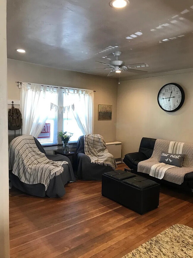 Building Photo - 932 Grandview Ave