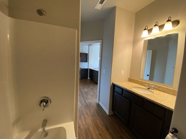 Building Photo - $1,550 | 1 Bedroom, 1 Bathroom Condo | Available for Immediate Move In!