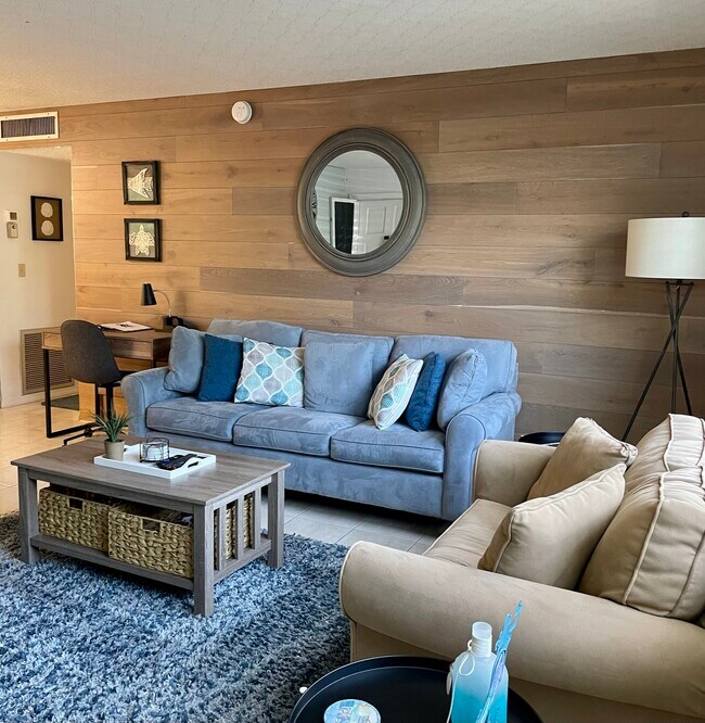 Sleeper sofa - 5800 Hollywood Blvd