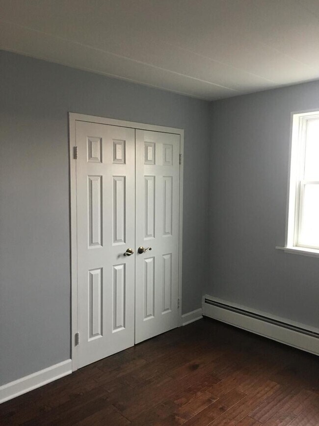 Building Photo - 6161 N Hoyne Ave