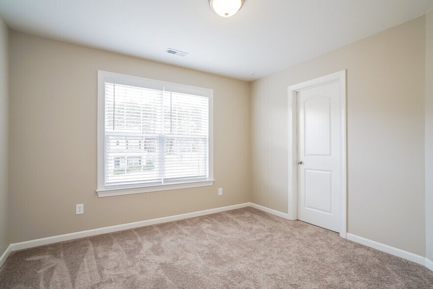 Building Photo - 1220 Crendall Way