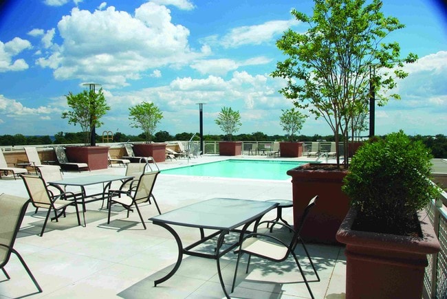 Building Photo - The Palatine Apartments
