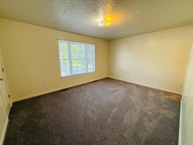 Building Photo - 724 Park St