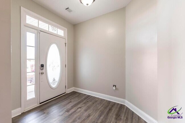 Building Photo - 206 Beau Claire Cir