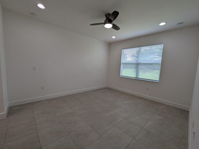 Building Photo - 13541 SW Oceanus Blvd