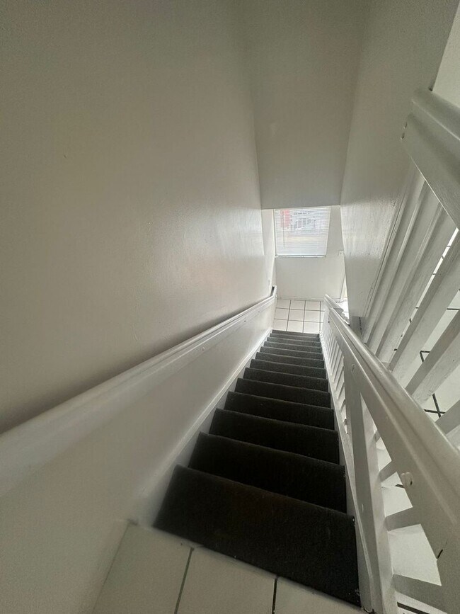 Interior Photo - Kina Hialeah
