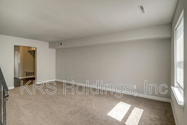 Building Photo - 5244 Goolsby Ct
