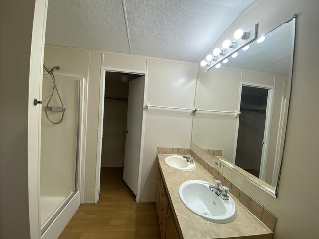 Building Photo - 1709 Brown Pl Dr