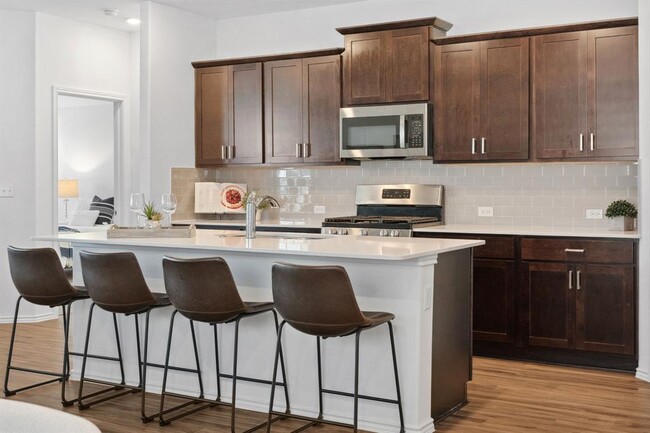 Building Photo - 185 Silver Springs Bend
