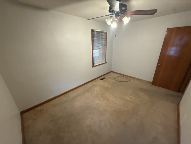 Building Photo - 223 Wiegel Dr