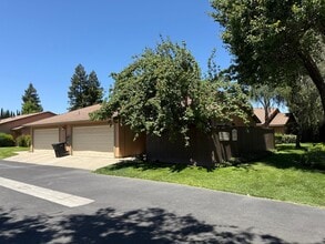 Building Photo - Single story 3 bedroom with attached Garage!