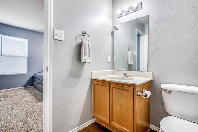 Building Photo - 5005 Village Stone Ct