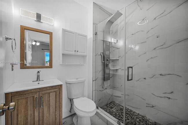 Building Photo - 640 SE 1st St