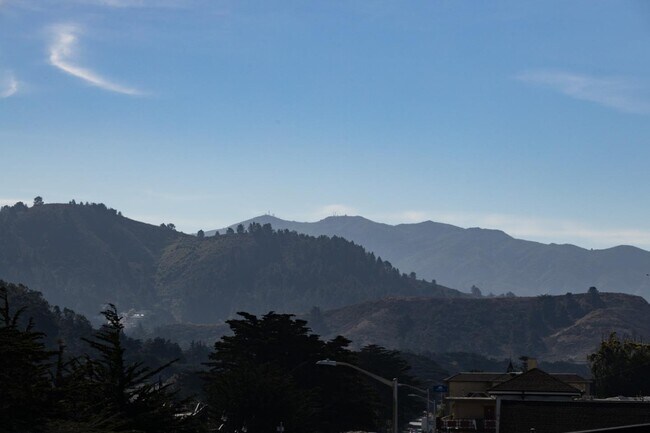 Building Photo - 193 Carmel Ave