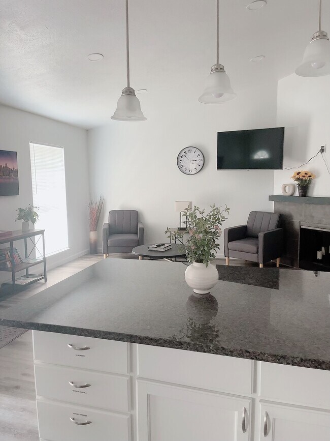 Building Photo - 7104 Elliot Ct