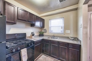 Building Photo - Northwest Townhomes