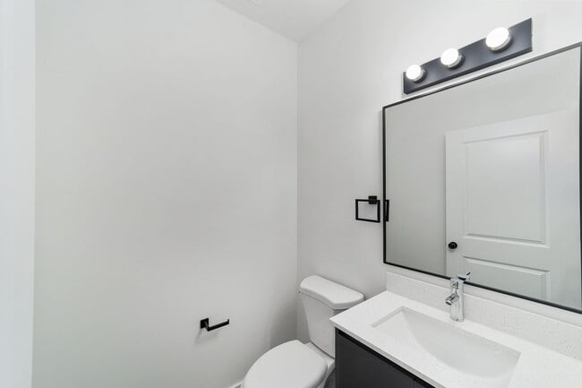 Building Photo - Eagle Trace 1597 #1