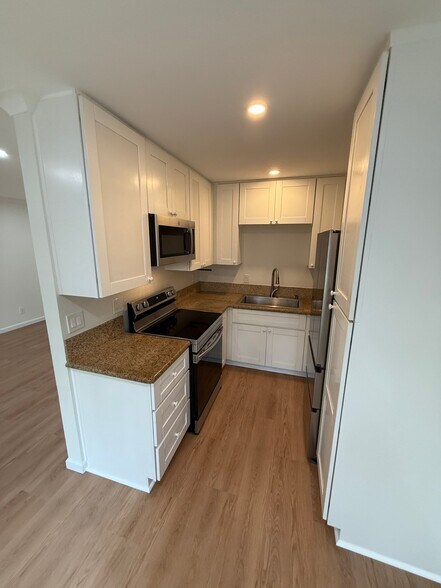 Building Photo - 3911 Oregon St