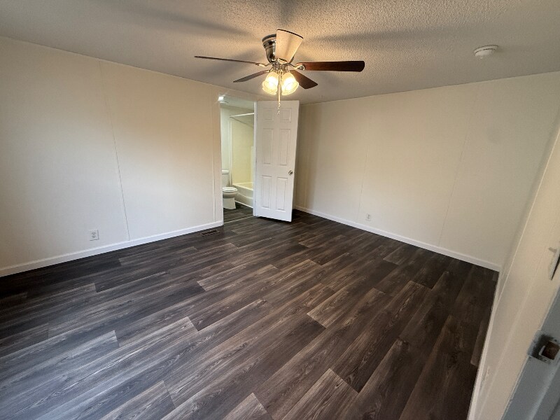 Building Photo - 80 Redwood Ln