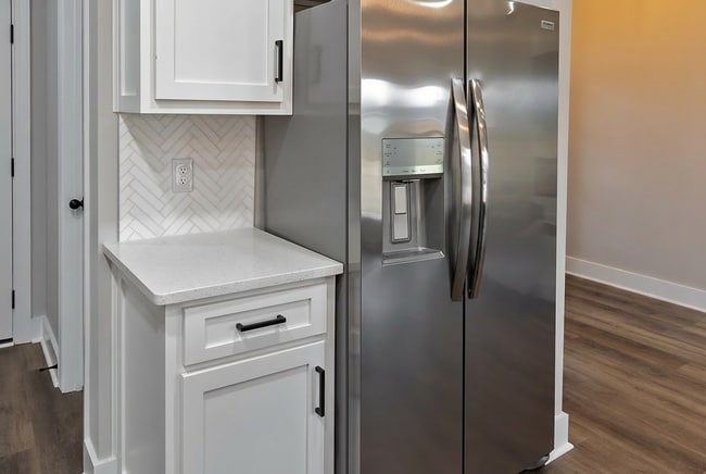 Building Photo - Available June 1, 2026