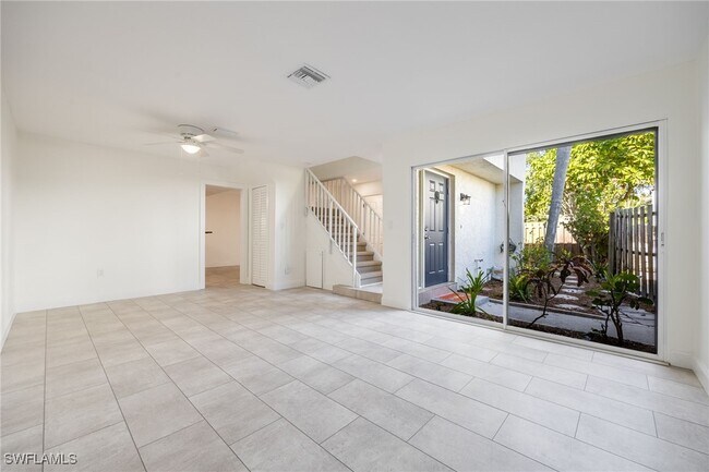 Building Photo - 11674 Pointe Cir