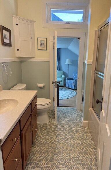 Building Photo - 61 Mansfield Ave