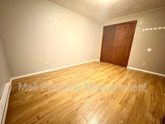 Building Photo - 10 Campfire Ct