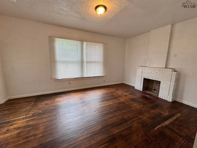 Primary Photo - 1111 Monroe St