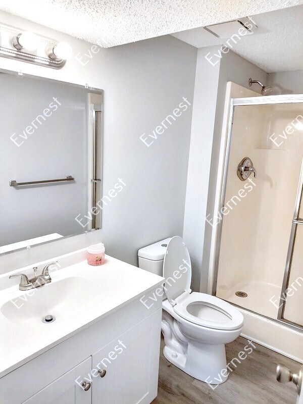 Building Photo - 4 Bed/2 Bath Home with Garage / Pet-Friendly / Coming Soon!