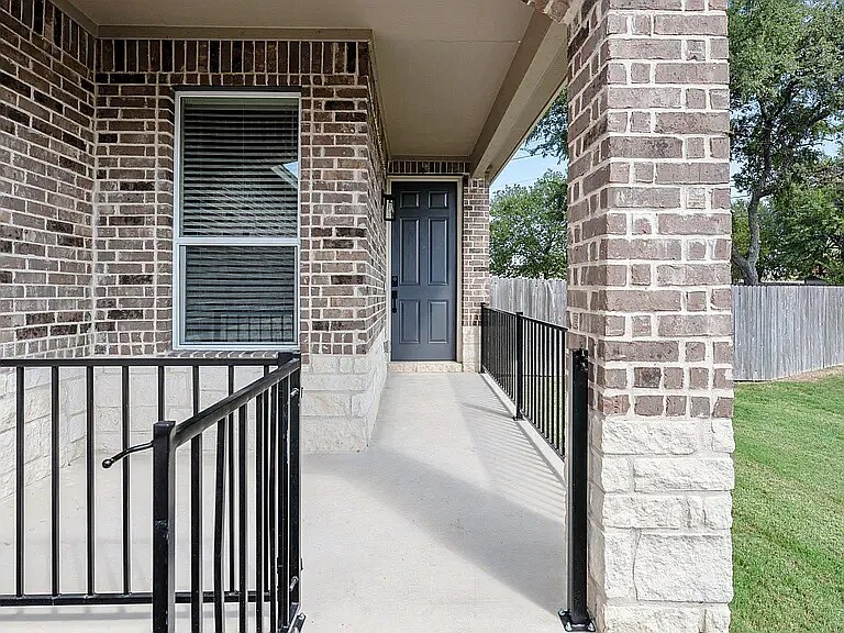 Building Photo - 9228 Lonesome Oak Drive