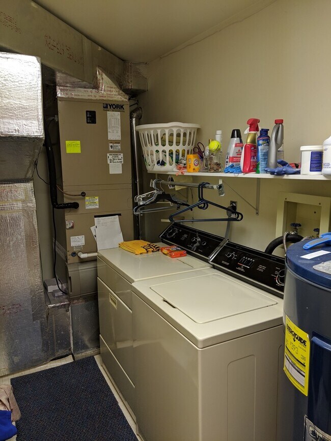 Building Photo - Toftrees 3 bedroom, 2.5 bathroom townhome