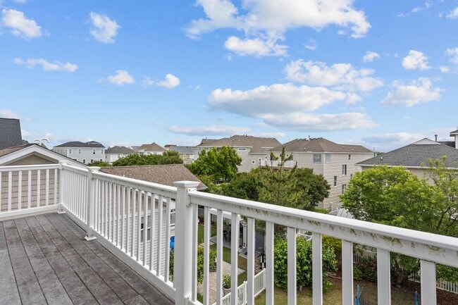 Building Photo - Welcome to your dream home in Norfolk, Virginia!