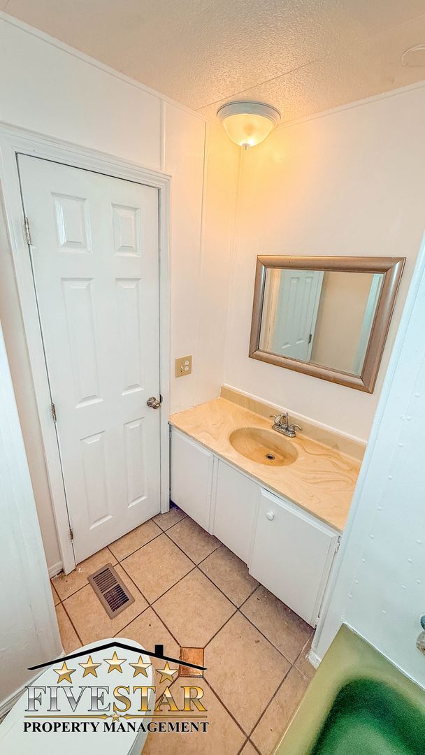 Building Photo - 1500 Pacheco Rd