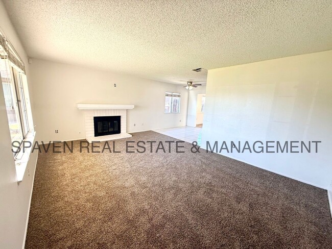 Building Photo - Cul-de-sac home