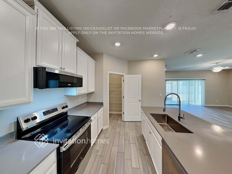 Building Photo - 11340 Oyster Creek Rd