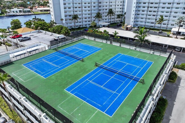 Building Photo - 3420 S Ocean Blvd